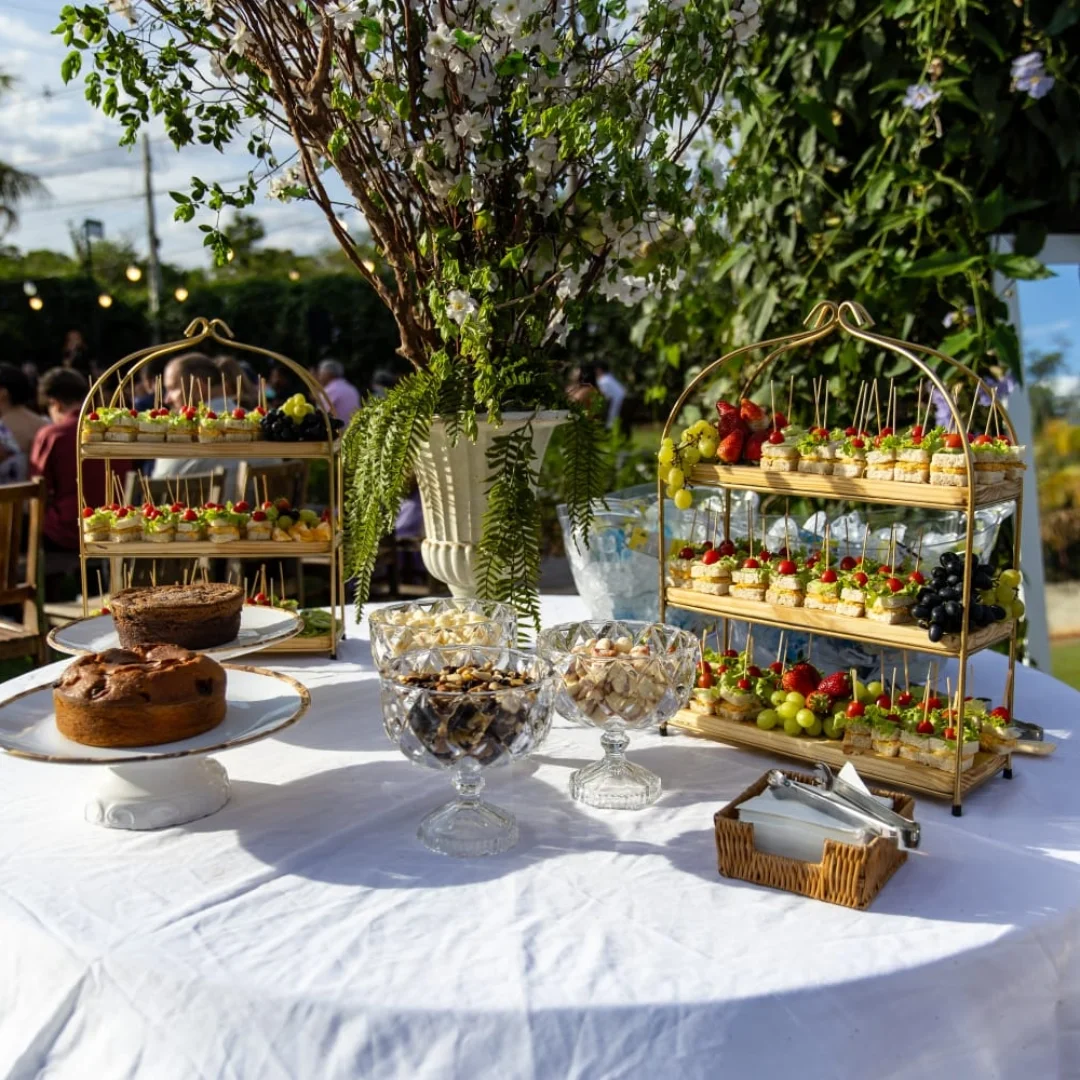 Mesa decorada em evento atendido pela Yruu Festa